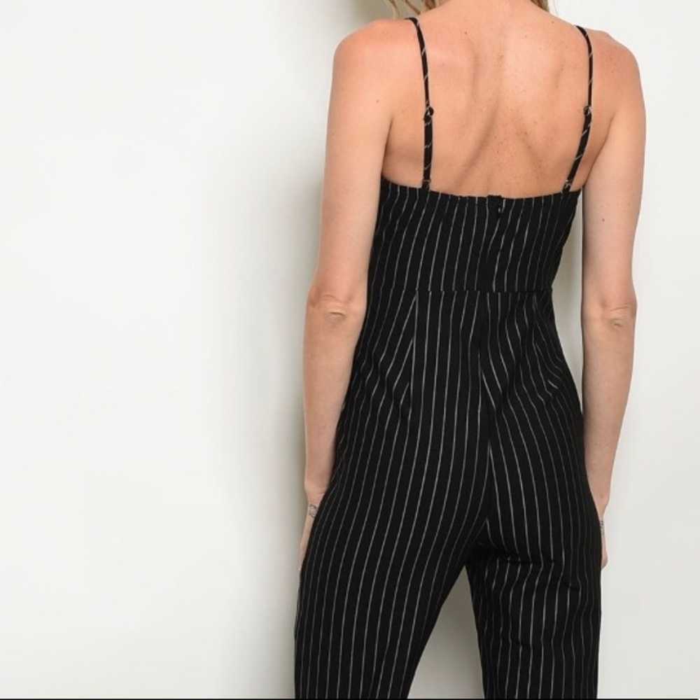 LAST1️⃣//BLACK PINSTRIPED JUMPSUIT - Picture 5 of 8